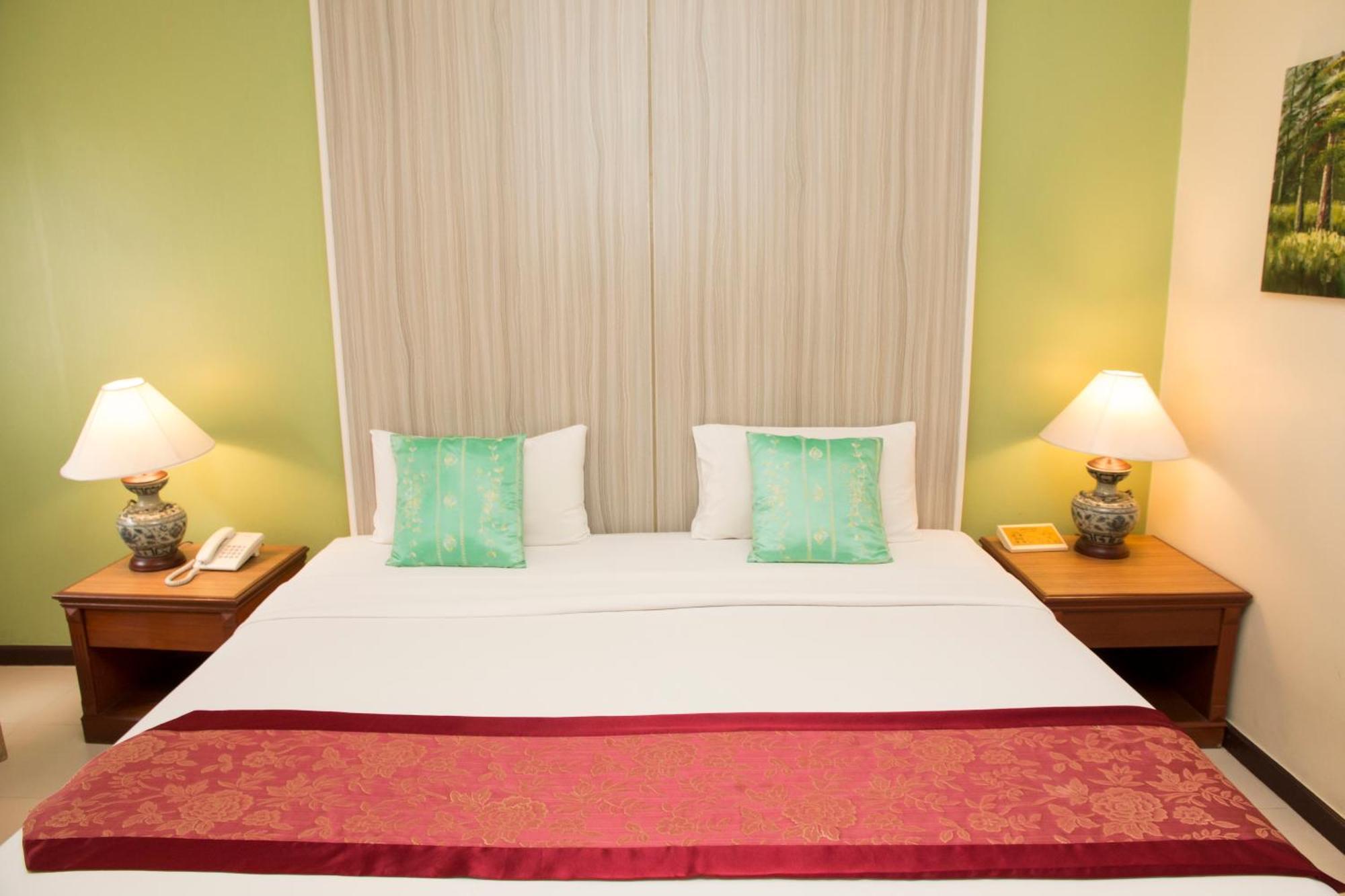 S Lodge Pattaya Formally Sabai Lodge מראה חיצוני תמונה